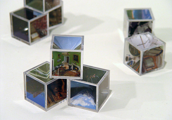 Rahel Wachs, Cubes (2000).
