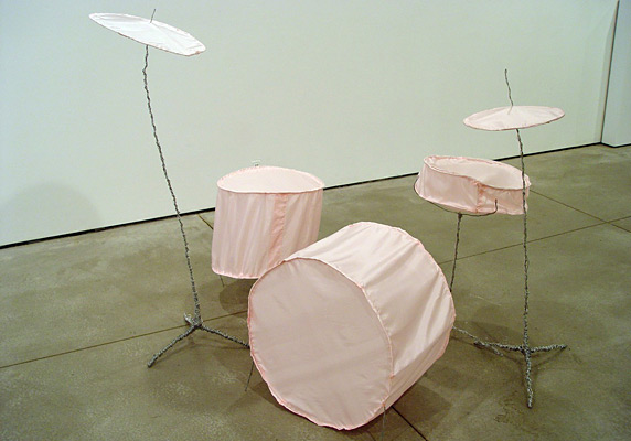 Lynette Gillis, Egg (2005)